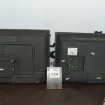 LOTE 256 - 01 TV LCD 39’’ MARCA SAMSUNG E 01 TV LCD 40’’ MARCA PHILCO. (NO ESTADO) ATENÇÃO! FAZER A VISITAÇÃO ANTES DE ARREMATAR, NÃO SABEMOS SE FUNCIONA, LEILÃO NÃO TEM GARANTIA E NEM DEVOLUÇÃO, SUJEITO A POSSÍVEIS AVARIAS VISÍVEIS/OCULTAS E/OU AUSÊNCIA DE COMPONENTES
