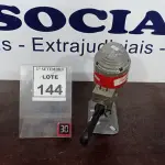 LOTE 144 - 01 MÁQUINA DE CORTAR TECIDO. (NO ESTADO) ATENÇÃO! FAZER A VISITAÇÃO ANTES DE ARREMATAR, NÃO SABEMOS SE FUNCIONA, LEILÃO NÃO TEM GARANTIA E NEM DEVOLUÇÃO, SUJEITO A POSSÍVEIS AVARIAS VISÍVEIS/OCULTAS E/OU AUSÊNCIA DE COMPONENTES.