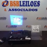 LOTE 170 - 01 PROJETOR MARCA EPSON COM CABOS. (NO ESTADO) ATENÇÃO! FAZER A VISITAÇÃO ANTES DE ARREMATAR, NÃO SABEMOS SE FUNCIONA, LEILÃO NÃO TEM GARANTIA E NEM DEVOLUÇÃO, SUJEITO A POSSÍVEIS AVARIAS VISÍVEIS/OCULTAS E/OU AUSÊNCIA DE COMPONENTES