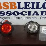 LOTE 089 - 02 REFLETORES DE PALCO. (NO ESTADO) ATENÇÃO! FAZER A VISITAÇÃO ANTES DE ARREMATAR, NÃO SABEMOS SE FUNCIONA, LEILÃO NÃO TEM GARANTIA E NEM DEVOLUÇÃO, SUJEITO A POSSÍVEIS AVARIAS VISÍVEIS/OCULTAS E/OU AUSÊNCIA DE COMPONENTES.