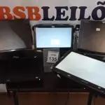LOTE 135 - 01 LOTE COM VÁRIOS MONITORES MARCAS E MODELOS DIVERSOS. (NO ESTADO) ATENÇÃO! FAZER A VISITAÇÃO ANTES DE ARREMATAR, NÃO SABEMOS SE FUNCIONA, LEILÃO NÃO TEM GARANTIA E NEM DEVOLUÇÃO, SUJEITO A POSSÍVEIS AVARIAS VISÍVEIS/OCULTAS E/OU AUSÊNCIA DE COMPONENTES.