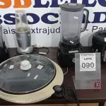 LOTE 090 - 02 PANELAS ELÉTRICAS, 02 LIQUIDIFICADORES E 01 PROCESSADOR DE ALIMENTOS. (NO ESTADO) ATENÇÃO! FAZER A VISITAÇÃO ANTES DE ARREMATAR, NÃO SABEMOS SE FUNCIONA, LEILÃO NÃO TEM GARANTIA E NEM DEVOLUÇÃO, SUJEITO A POSSÍVEIS AVARIAS VISÍVEIS/OCULTAS E/OU AUSÊNCIA DE COMPONENTES.