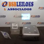 LOTE 180 - 01 PROJETOR MARCA INFOCUS COM CABOS. (NO ESTADO) ATENÇÃO! FAZER A VISITAÇÃO ANTES DE ARREMATAR, NÃO SABEMOS SE FUNCIONA, LEILÃO NÃO TEM GARANTIA E NEM DEVOLUÇÃO, SUJEITO A POSSÍVEIS AVARIAS VISÍVEIS/OCULTAS E/OU AUSÊNCIA DE COMPONENTES
