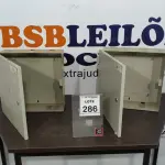 LOTE 286 - 02 QUADROS DE DISTRIBUIÇÃO DE METAL. (NO ESTADO) ATENÇÃO! FAZER A VISITAÇÃO ANTES DE ARREMATAR, NÃO SABEMOS SE FUNCIONA, LEILÃO NÃO TEM GARANTIA E NEM DEVOLUÇÃO, SUJEITO A POSSÍVEIS AVARIAS VISÍVEIS/OCULTAS E/OU AUSÊNCIA DE COMPONENTES.