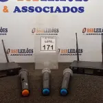 LOTE 171 - 02 RECEPTORES DE MICROFONE SEM FIO E 03 MICROFONES. (NO ESTADO) ATENÇÃO! FAZER A VISITAÇÃO ANTES DE ARREMATAR, NÃO SABEMOS SE FUNCIONA, LEILÃO NÃO TEM GARANTIA E NEM DEVOLUÇÃO, SUJEITO A POSSÍVEIS AVARIAS VISÍVEIS/OCULTAS E/OU AUSÊNCIA DE COMPONENTES