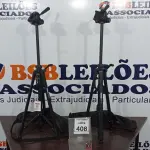 LOTE 408 - 02 TRIPÉS PARA CÂMERAS MARCA TOMATE. (NO ESTADO) ATENÇÃO! FAZER A VISITAÇÃO ANTES DE ARREMATAR, NÃO SABEMOS SE FUNCIONA, LEILÃO NÃO TEM GARANTIA E NEM DEVOLUÇÃO, SUJEITO A POSSÍVEIS AVARIAS VISÍVEIS/OCULTAS E/OU AUSÊNCIA DE COMPONENTES.