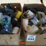 LOTE 444 - 01 LOTE COM GRANDE QUANTIDADE DE CONEXÕES HIDRÁULICAS MEDIDAS DIVERSAS E CAIXINHAS DE PASSAGEM DE FIO E MATERIAIS ELÉTRICOS DIVERSOS. (NO ESTADO) ATENÇÃO! FAZER A VISITAÇÃO ANTES DE ARREMATAR, NÃO SABEMOS SE FUNCIONA, LEILÃO NÃO TEM GARANTIA E NEM DEVOLUÇÃO, SUJEITO A POSSÍVEIS AVARIAS VISÍVEIS/OCULTAS E/OU AUSÊNCIA DE COMPONENTES.