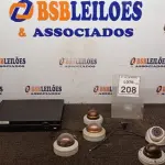 LOTE 208 - 01 DVR E 05 CÂMERAS DE MONITORAMENTO. (NO ESTADO) ATENÇÃO! FAZER A VISITAÇÃO ANTES DE ARREMATAR, NÃO SABEMOS SE FUNCIONA, LEILÃO NÃO TEM GARANTIA E NEM DEVOLUÇÃO, SUJEITO A POSSÍVEIS AVARIAS VISÍVEIS/OCULTAS E/OU AUSÊNCIA DE COMPONENTES