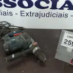 LOTE 259 - 01 MARTELETE BOSH. (NO ESTADO) ATENÇÃO! FAZER A VISITAÇÃO ANTES DE ARREMATAR, NÃO SABEMOS SE FUNCIONA, LEILÃO NÃO TEM GARANTIA E NEM DEVOLUÇÃO, SUJEITO A POSSÍVEIS AVARIAS VISÍVEIS/OCULTAS E/OU AUSÊNCIA DE COMPONENTES