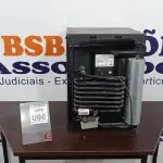 LOTE 096 - 01 ADEGA. (NO ESTADO) ATENÇÃO! FAZER A VISITAÇÃO ANTES DE ARREMATAR, NÃO SABEMOS SE FUNCIONA, LEILÃO NÃO TEM GARANTIA E NEM DEVOLUÇÃO, SUJEITO A POSSÍVEIS AVARIAS VISÍVEIS/OCULTAS E/OU AUSÊNCIA DE COMPONENTES.