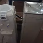 LOTE 108 - 02 BEBEDOUROS SENDO 01 PARA GARRAFÃO. (NO ESTADO) ATENÇÃO! FAZER A VISITAÇÃO ANTES DE ARREMATAR, NÃO SABEMOS SE FUNCIONA, LEILÃO NÃO TEM GARANTIA E NEM DEVOLUÇÃO, SUJEITO A POSSÍVEIS AVARIAS VISÍVEIS/OCULTAS E/OU AUSÊNCIA DE COMPONENTES.