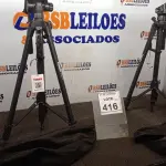 LOTE 416 - 02 TRIPÉS PARA CÂMERAS MARCA TOMATE. (NO ESTADO) ATENÇÃO! FAZER A VISITAÇÃO ANTES DE ARREMATAR, NÃO SABEMOS SE FUNCIONA, LEILÃO NÃO TEM GARANTIA E NEM DEVOLUÇÃO, SUJEITO A POSSÍVEIS AVARIAS VISÍVEIS/OCULTAS E/OU AUSÊNCIA DE COMPONENTES.