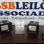 LOTE 081 - 02 MINI TV PORTÁTEIS. (NO ESTADO) ATENÇÃO! FAZER A VISITAÇÃO ANTES DE ARREMATAR, NÃO SABEMOS SE FUNCIONA, LEILÃO NÃO TEM GARANTIA E NEM DEVOLUÇÃO, SUJEITO A POSSÍVEIS AVARIAS VISÍVEIS/OCULTAS E/OU AUSÊNCIA DE COMPONENTES.