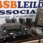 LOTE 111 - 01 BLU RAY DISC COM 05 CAIXAS, CABOS E CONTROLE MARCA SONY. (NO ESTADO) ATENÇÃO! FAZER A VISITAÇÃO ANTES DE ARREMATAR, NÃO SABEMOS SE FUNCIONA, LEILÃO NÃO TEM GARANTIA E NEM DEVOLUÇÃO, SUJEITO A POSSÍVEIS AVARIAS VISÍVEIS/OCULTAS E/OU AUSÊNCIA DE COMPONENTES.