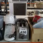 LOTE 436 - 01 TORRADEIRA, 01 BATEDEIRA, 02 SANDUICHEIRAS, VÁRIOS MIXER E ELETRODOMÉSTICOS DIVERSOS. (NO ESTADO) ATENÇÃO! FAZER A VISITAÇÃO ANTES DE ARREMATAR, NÃO SABEMOS SE FUNCIONA, LEILÃO NÃO TEM GARANTIA E NEM DEVOLUÇÃO, SUJEITO A POSSÍVEIS AVARIAS VISÍVEIS/OCULTAS E/OU AUSÊNCIA DE COMPONENTES.