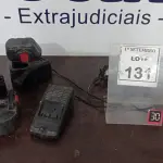 LOTE 131 - 02 BATERIAS DE PARAFUSADEIRA E 02 CARREGADORES. (NO ESTADO) ATENÇÃO! FAZER A VISITAÇÃO ANTES DE ARREMATAR, NÃO SABEMOS SE FUNCIONA, LEILÃO NÃO TEM GARANTIA E NEM DEVOLUÇÃO, SUJEITO A POSSÍVEIS AVARIAS VISÍVEIS/OCULTAS E/OU AUSÊNCIA DE COMPONENTES.