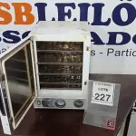 LOTE 227 - 01 ESTUFA DE ESTERILIZAÇÃO E SECAGEM. (NO ESTADO) ATENÇÃO! FAZER A VISITAÇÃO ANTES DE ARREMATAR, NÃO SABEMOS SE FUNCIONA, LEILÃO NÃO TEM GARANTIA E NEM DEVOLUÇÃO, SUJEITO A POSSÍVEIS AVARIAS VISÍVEIS/OCULTAS E/OU AUSÊNCIA DE COMPONENTES.