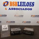 LOTE 198 - 02 APARELHOS DE SOM AUTOMOTIVO. (NO ESTADO) ATENÇÃO! FAZER A VISITAÇÃO ANTES DE ARREMATAR, NÃO SABEMOS SE FUNCIONA, LEILÃO NÃO TEM GARANTIA E NEM DEVOLUÇÃO, SUJEITO A POSSÍVEIS AVARIAS VISÍVEIS/OCULTAS E/OU AUSÊNCIA DE COMPONENTES