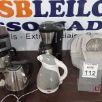 LOTE 112 - 02 CAFETEIRAS, 02 GARRAFAS TÉRMICAS, 02 SANDUICHEIRAS E 01 FATIADOR DE FRIOS. (NO ESTADO) ATENÇÃO! FAZER A VISITAÇÃO ANTES DE ARREMATAR, NÃO SABEMOS SE FUNCIONA, LEILÃO NÃO TEM GARANTIA E NEM DEVOLUÇÃO, SUJEITO A POSSÍVEIS AVARIAS VISÍVEIS/OCULTAS E/OU AUSÊNCIA DE COMPONENTES.