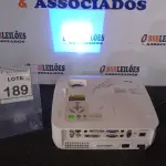 LOTE 189 - 01 PROJETOR COM CABOS MARCA NEC. (NO ESTADO) ATENÇÃO! FAZER A VISITAÇÃO ANTES DE ARREMATAR, NÃO SABEMOS SE FUNCIONA, LEILÃO NÃO TEM GARANTIA E NEM DEVOLUÇÃO, SUJEITO A POSSÍVEIS AVARIAS VISÍVEIS/OCULTAS E/OU AUSÊNCIA DE COMPONENTES