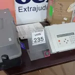 LOTE 235 - 01 ASPIRADOR DE TONNER E 01 CRIPTOGRAFADOR. (NO ESTADO) ATENÇÃO! FAZER A VISITAÇÃO ANTES DE ARREMATAR, NÃO SABEMOS SE FUNCIONA, LEILÃO NÃO TEM GARANTIA E NEM DEVOLUÇÃO, SUJEITO A POSSÍVEIS AVARIAS VISÍVEIS/OCULTAS E/OU AUSÊNCIA DE COMPONENTES