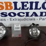LOTE 098 - 02 REFLETORES DE PALCO. (NO ESTADO) ATENÇÃO! FAZER A VISITAÇÃO ANTES DE ARREMATAR, NÃO SABEMOS SE FUNCIONA, LEILÃO NÃO TEM GARANTIA E NEM DEVOLUÇÃO, SUJEITO A POSSÍVEIS AVARIAS VISÍVEIS/OCULTAS E/OU AUSÊNCIA DE COMPONENTES.