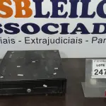 LOTE 247 - 01 GAVETA DE DINHEIRO. (NO ESTADO) ATENÇÃO! FAZER A VISITAÇÃO ANTES DE ARREMATAR, NÃO SABEMOS SE FUNCIONA, LEILÃO NÃO TEM GARANTIA E NEM DEVOLUÇÃO, SUJEITO A POSSÍVEIS AVARIAS VISÍVEIS/OCULTAS E/OU AUSÊNCIA DE COMPONENTES.