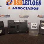 LOTE 192 - 02 NOTEBOOKS MARCA HP E 01 NOTEBOOK MARCA POSITIVO. (NO ESTADO) ATENÇÃO! FAZER A VISITAÇÃO ANTES DE ARREMATAR, NÃO SABEMOS SE FUNCIONA, LEILÃO NÃO TEM GARANTIA E NEM DEVOLUÇÃO, SUJEITO A POSSÍVEIS AVARIAS VISÍVEIS/OCULTAS E/OU AUSÊNCIA DE COMPONENTES