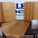 LOTE 092 - 20 PLACAS DE MADEIRA. (NO ESTADO) ATENÇÃO! FAZER A VISITAÇÃO ANTES DE ARREMATAR, NÃO SABEMOS SE FUNCIONA, LEILÃO NÃO TEM GARANTIA E NEM DEVOLUÇÃO, SUJEITO A POSSÍVEIS AVARIAS VISÍVEIS/OCULTAS E/OU AUSÊNCIA DE COMPONENTES.