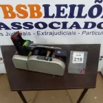 LOTE 219 - 01 IMPRESSORA DE CRACHÁ. (NO ESTADO) ATENÇÃO! FAZER A VISITAÇÃO ANTES DE ARREMATAR, NÃO SABEMOS SE FUNCIONA, LEILÃO NÃO TEM GARANTIA E NEM DEVOLUÇÃO, SUJEITO A POSSÍVEIS AVARIAS VISÍVEIS/OCULTAS E/OU AUSÊNCIA DE COMPONENTES.
