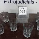 LOTE 063 - 07 COPOS DE VIDRO. (NO ESTADO EM QUE SE ENCONTRA. SUJEITO A AVARIAS OCULTAS/VISÍVEIS.)
