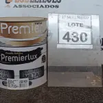 LOTE 430 - 01 LATA DE ESMALTE SINTÉTICO PREMIERLUX DE 3,6L NA COR CINZA MÉDIO MARCA PREMIER. (NO ESTADO) ATENÇÃO! FAZER A VISITAÇÃO ANTES DE ARREMATAR, NÃO SABEMOS SE FUNCIONA, LEILÃO NÃO TEM GARANTIA E NEM DEVOLUÇÃO, SUJEITO A POSSÍVEIS AVARIAS VISÍVEIS/OCULTAS E/OU AUSÊNCIA DE COMPONENTES.