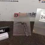 LOTE 240 - 01 CANIVETE CAVEIRA MODELO KARAMBIT. (NO ESTADO) ATENÇÃO! FAZER A VISITAÇÃO ANTES DE ARREMATAR, NÃO SABEMOS SE FUNCIONA, LEILÃO NÃO TEM GARANTIA E NEM DEVOLUÇÃO, SUJEITO A POSSÍVEIS AVARIAS VISÍVEIS/OCULTAS E/OU AUSÊNCIA DE COMPONENTES.
