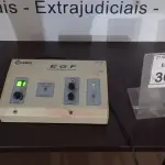 LOTE 363 - 01 EQUIPAMENTO ESTIMULADOR GALVÂNICO E FARÁDICO EGF MARCA CARCI. (NO ESTADO) ATENÇÃO! FAZER A VISITAÇÃO ANTES DE ARREMATAR, NÃO SABEMOS SE FUNCIONA, LEILÃO NÃO TEM GARANTIA E NEM DEVOLUÇÃO, SUJEITO A POSSÍVEIS AVARIAS VISÍVEIS/OCULTAS E/OU AUSÊNCIA DE COMPONENTES.