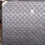 LOTE 094 - 01 COLCHÃO DE CASAL COM BASES 1,98CM X 1,58CM AU1901J/ BF8670H (NO ESTADO EM QUE SE ENCONTRA. SUJEITO A AVARIAS OCULTAS/VISÍVEIS.)