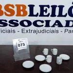 LOTE 073 - 04 XÍCARAS COM 04 PIRES. (NO ESTADO EM QUE SE ENCONTRA. SUJEITO A AVARIAS OCULTAS/VISÍVEIS.)