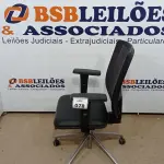 LOTE 078 - 01 CADEIRA DE ESCRITÓRIO. (NO ESTADO EM QUE SE ENCONTRA. SUJEITO A AVARIAS OCULTAS/VISÍVEIS.) AU2462D