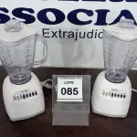 LOTE 085 - 02 LIQUIDIFICADORES OSTERRIZER 110V. (NO ESTADO EM QUE SE ENCONTRA. SUJEITO A AVARIAS OCULTAS/VISÍVEIS.) 