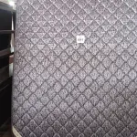 LOTE 091 - 01 COLCHÃO DE CASAL COM BASE 1,98CM X 1,58CM. (NO ESTADO EM QUE SE ENCONTRA. SUJEITO A AVARIAS OCULTAS/VISÍVEIS.)  BF8670G/ AU1901N