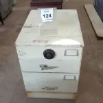 LOTE 124 - 01 COFRE. (NO ESTADO EM QUE SE ENCONTRA. SUJEITO A AVARIAS OCULTAS/VISÍVEIS.) BH1466B