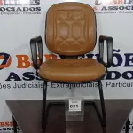 LOTE 001 - 01 CADEIRA. (NO ESTADO EM QUE SE ENCONTRA. SUJEITO A AVARIAS OCULTAS/VISÍVEIS.) BF8572Y