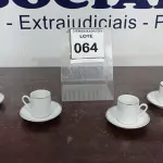 LOTE 064 - 04 XÍCARAS COM 04 PIRES. (NO ESTADO EM QUE SE ENCONTRA. SUJEITO A AVARIAS OCULTAS/VISÍVEIS.)