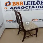 LOTE 102 - 01 CADEIRA DE JANTAR. (NO ESTADO EM QUE SE ENCONTRA. SUJEITO A AVARIAS OCULTAS/VISÍVEIS.) BA1980D