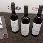 LOTE 340 - 03 GARRAFAS DE VINHO TINTO VALA REAL PORTUGUÊS SAFRA 2019 750ML. (NO ESTADO) ATENÇÃO! FAZER A VISITAÇÃO ANTES DE ARREMATAR, NÃO SABEMOS SE FUNCIONA, LEILÃO NÃO TEM GARANTIA E NEM DEVOLUÇÃO, SUJEITO A POSSÍVEIS AVARIAS VISÍVEIS/OCULTAS E/OU AUSÊNCIA DE COMPONENTES.