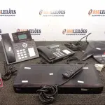 LOTE 507 - 02 APARELHOS DE TELEFONE IP, 01 BLUE RAY E 01 APARELHO DE ÁUDIO CONFERENCIA POLYCOM. (NO ESTADO) ATENÇÃO! FAZER A VISITAÇÃO ANTES DE ARREMATAR, NÃO SABEMOS SE FUNCIONA, LEILÃO NÃO TEM GARANTIA E NEM DEVOLUÇÃO, SUJEITO A POSSÍVEIS AVARIAS VISÍVEIS/OCULTAS E/OU AUSÊNCIA DE COMPONENTES.