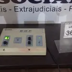 LOTE 363 - 01 EQUIPAMENTO ESTIMULADOR GALVÂNICO E FARÁDICO EGF MARCA CARCI. (NO ESTADO) ATENÇÃO! FAZER A VISITAÇÃO ANTES DE ARREMATAR, NÃO SABEMOS SE FUNCIONA, LEILÃO NÃO TEM GARANTIA E NEM DEVOLUÇÃO, SUJEITO A POSSÍVEIS AVARIAS VISÍVEIS/OCULTAS E/OU AUSÊNCIA DE COMPONENTES.