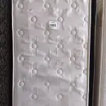 LOTE 165 - 01 COLCHÃO SOLTEIRO COM BASE 1,88CM X 0,88CM. (NO ESTADO EM QUE SE ENCONTRA. SUJEITO A AVARIAS OCULTAS/VISÍVEIS.) BJ7496G