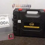 LOTE 200 - 01 PARAFUSADEIRA 36V DUAS BATERIAS COM MALETA E BITS. (NO ESTADO) ATENÇÃO! FAZER A VISITAÇÃO ANTES DE ARREMATAR, NÃO SABEMOS SE FUNCIONA, LEILÃO NÃO TEM GARANTIA E NEM DEVOLUÇÃO, SUJEITO A POSSÍVEIS AVARIAS VISÍVEIS/OCULTAS E/OU AUSÊNCIA DE COMPONENTES.