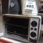 LOTE 485 - 01 FORNO ELÉTRICO, 01 BASE DE LIQUIDIFICADOR E 01 FRITADEIRA ELÉTRICA. (NO ESTADO) ATENÇÃO! FAZER A VISITAÇÃO ANTES DE ARREMATAR, NÃO SABEMOS SE FUNCIONA, LEILÃO NÃO TEM GARANTIA E NEM DEVOLUÇÃO, SUJEITO A POSSÍVEIS AVARIAS VISÍVEIS/OCULTAS E/OU AUSÊNCIA DE COMPONENTES.