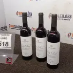 LOTE 518 - 03 GARRAFAS DE VINHO TINTO VALA REAL PORTUGUÊS SAFRA 2019 750ML. (NO ESTADO) ATENÇÃO! FAZER A VISITAÇÃO ANTES DE ARREMATAR, NÃO SABEMOS SE FUNCIONA, LEILÃO NÃO TEM GARANTIA E NEM DEVOLUÇÃO, SUJEITO A POSSÍVEIS AVARIAS VISÍVEIS/OCULTAS E/OU AUSÊNCIA DE COMPONENTES.
